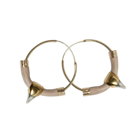 FOSSIL COLOURED LEATHER SABRE HOOPS.